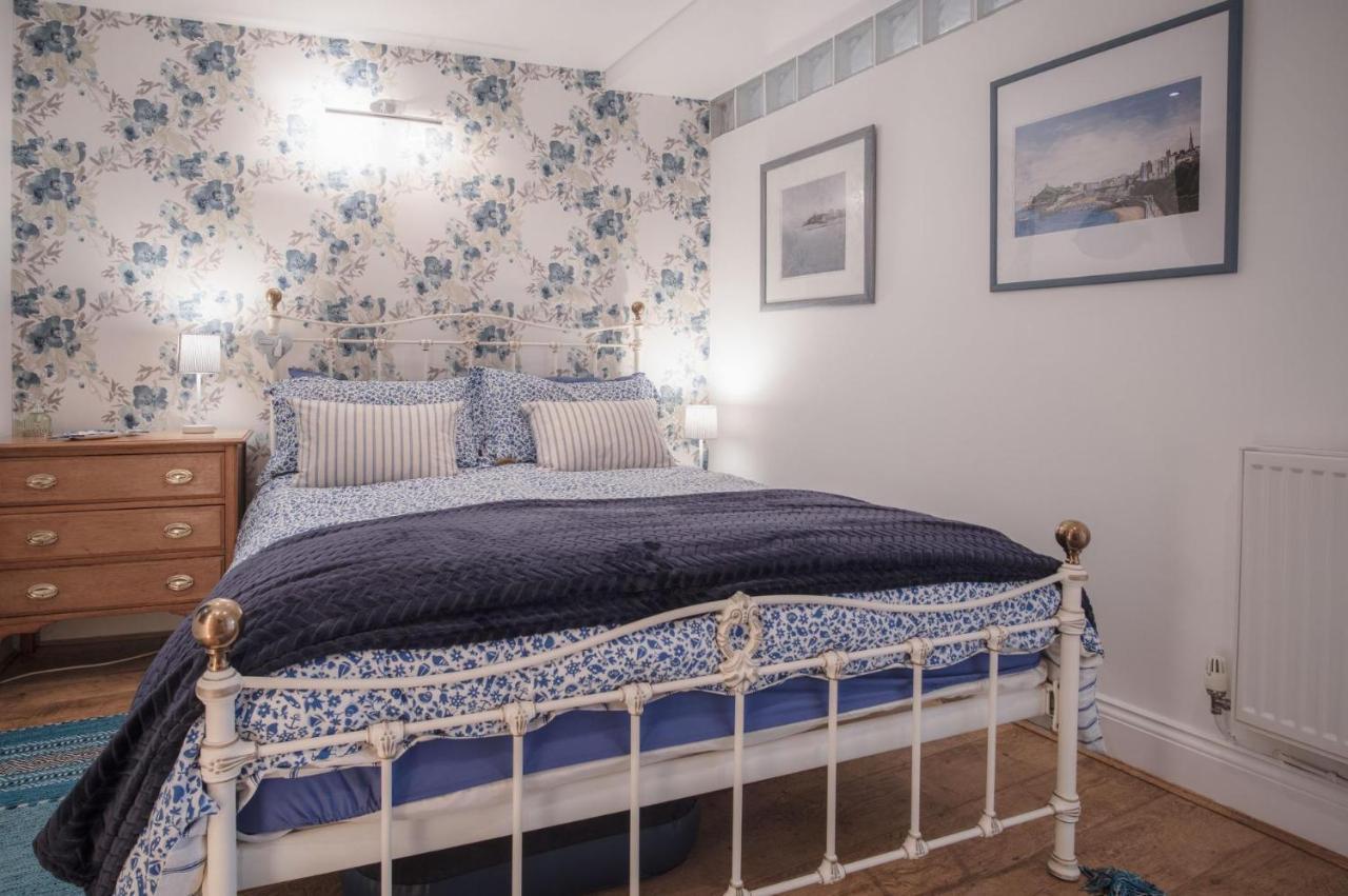 Goscar Court - 1 Bedroom Apartment - Tenby Extérieur photo