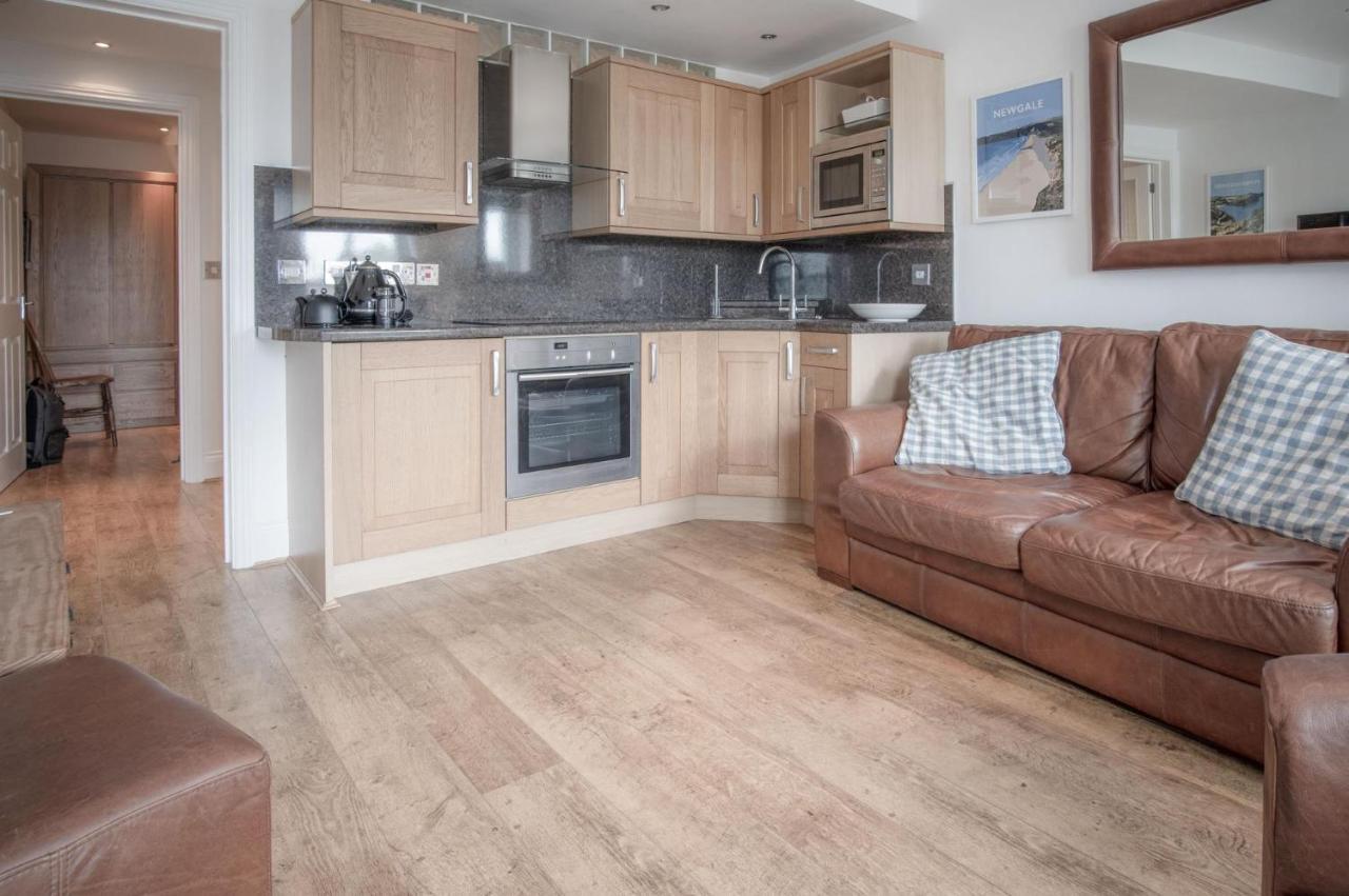 Goscar Court - 1 Bedroom Apartment - Tenby Extérieur photo