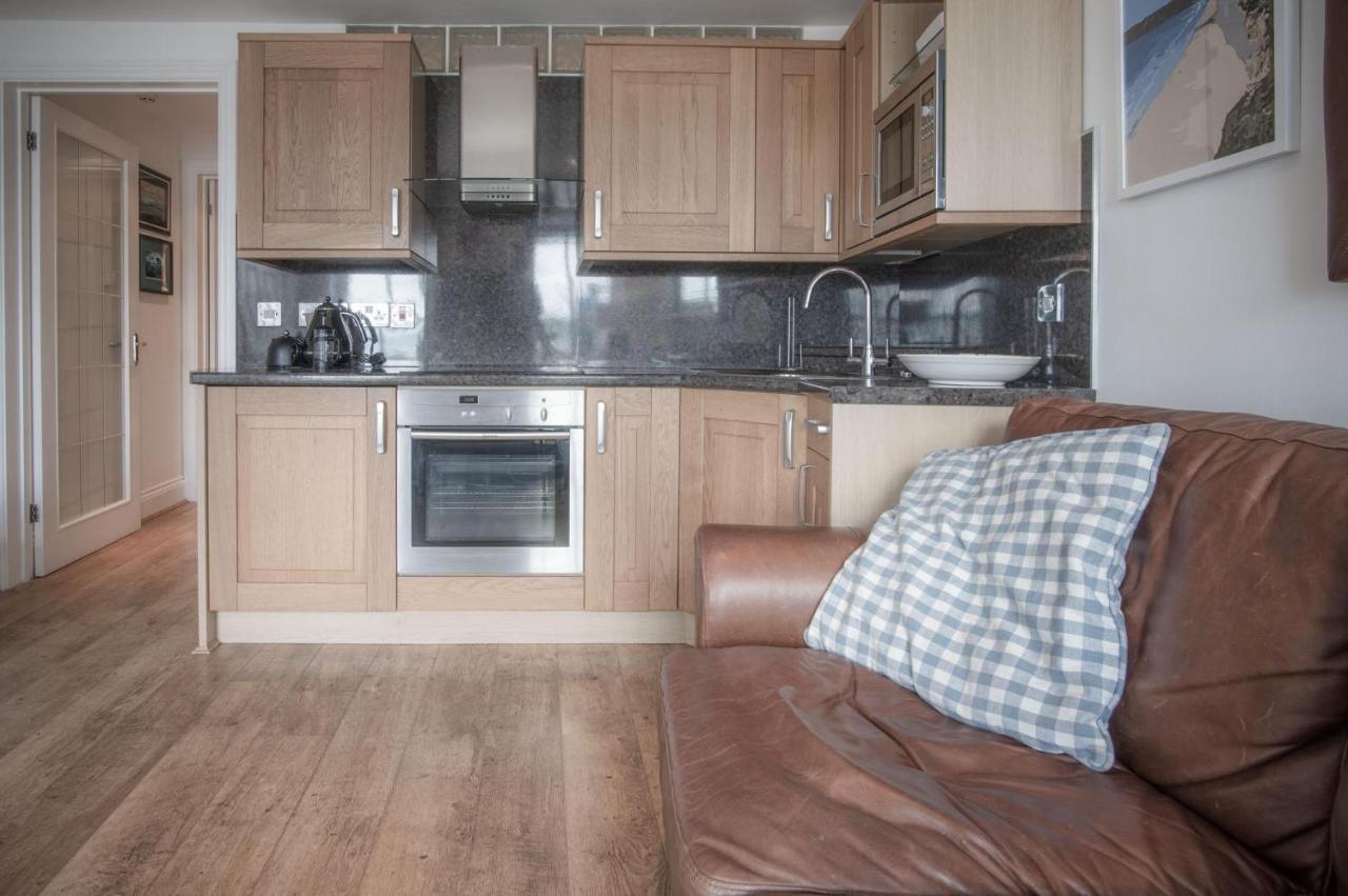 Goscar Court - 1 Bedroom Apartment - Tenby Extérieur photo