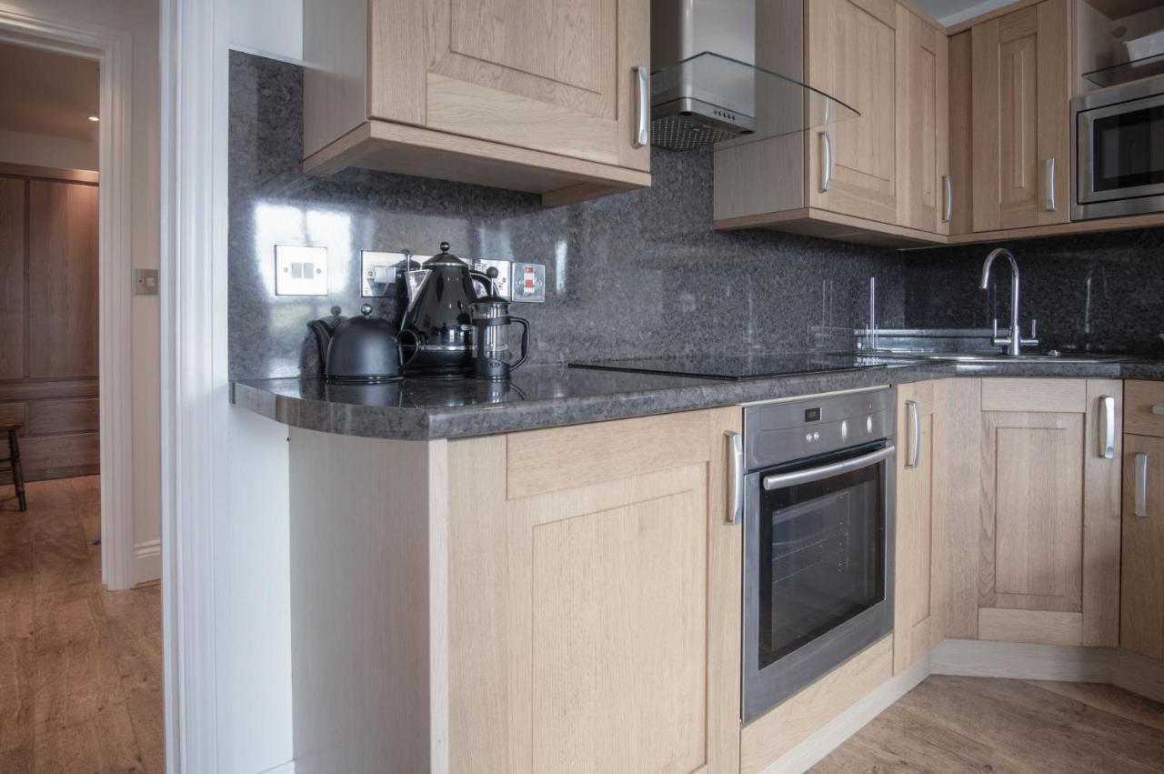 Goscar Court - 1 Bedroom Apartment - Tenby Extérieur photo