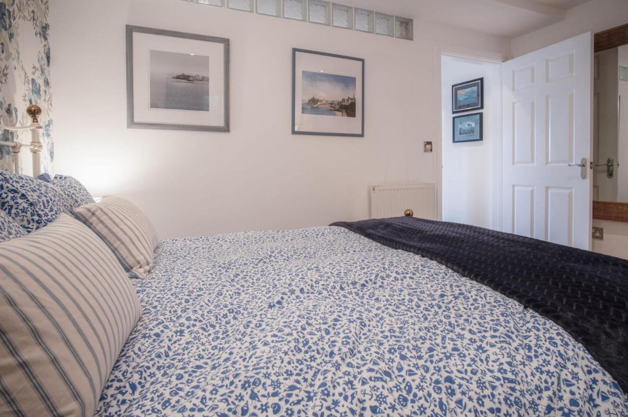 Goscar Court - 1 Bedroom Apartment - Tenby Extérieur photo